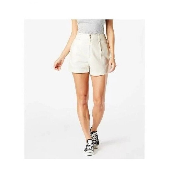 White Denizen Levi’s loose shorts! Size 18 / W34. NWT! - Picture 1 of 2
